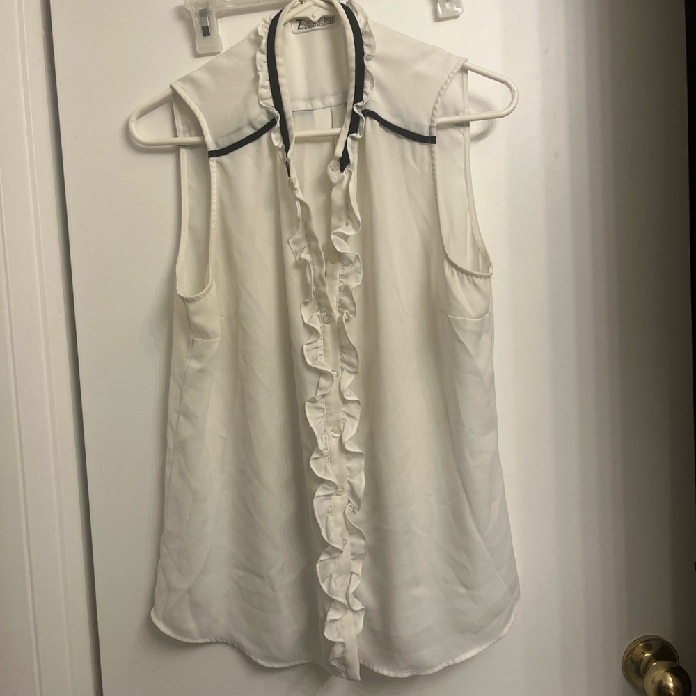 White 7 Avenue New York & Company short sleeve blouse with ruffles in middle